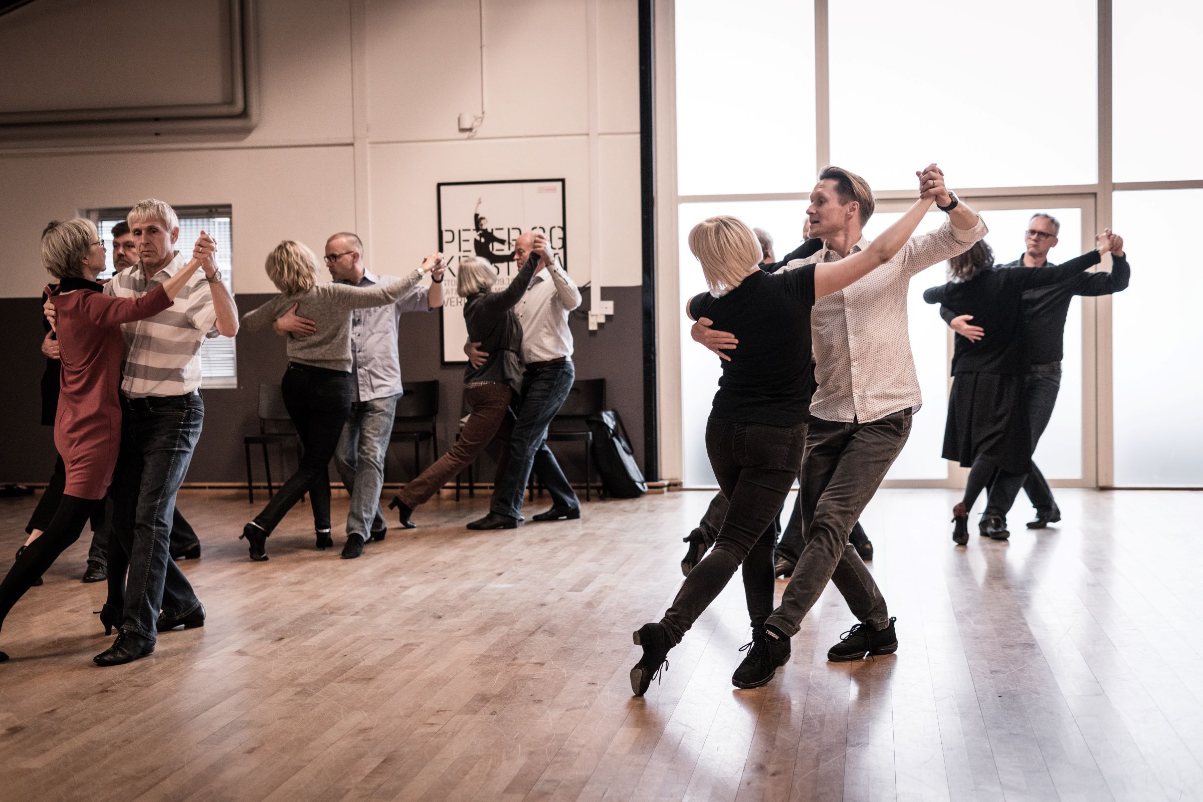 social dancing voksendans pardans sportsdans pardans standard vals slowfox tango wienervals quickstep latin samba chachacha rumba pasodouble jive 10-dans turneringsdans vild med dans danseskole Aarhus Risskov Peter Kristina Stokkebroe